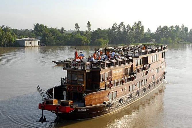 3 Days Mekong Delta Luxury Group Tour from Ho Chi Minh City - Hotels and transport: where the comfort shows up (and where it doesn’t)