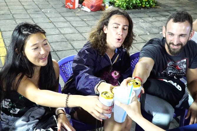 Award-winning Saigon Food Tour with GirlPower Drivers | KissTour - Stop 1 in the spotlight: Saigon street food after dark