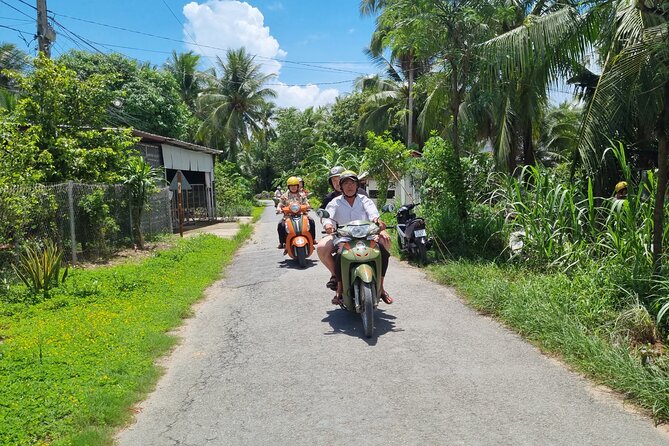 Ben Tre Mekong Zig Zag: Scooter, Sailboat, and Food (Full day) - Stop 5: Ben Tre city riding and local street food (about 45 minutes)