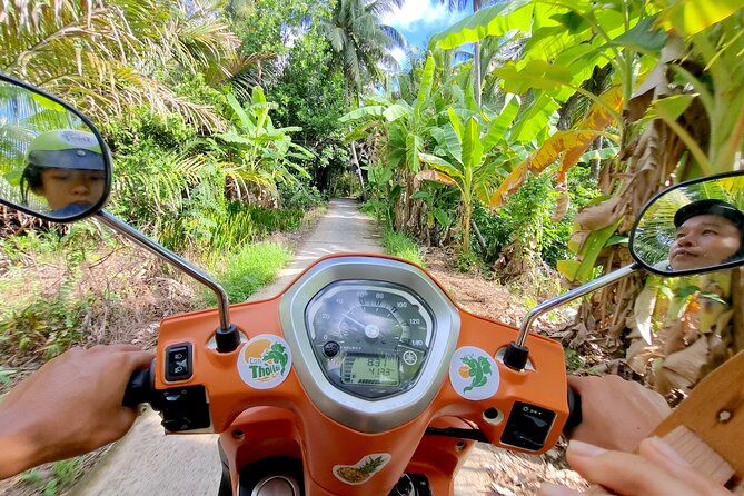 Ben Tre: Scooter, Culture, Sailboat and Mekong Food (Half Day) - Ben Tre markets and fruit tasting: where the day-to-day happens