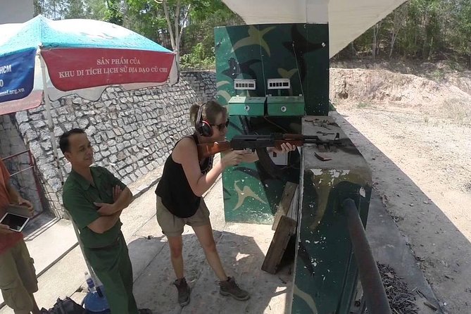 BIG BOSS Private LIMOUSINE To Cu Chi Tunnels and Mekong delta - Private limousine comfort for Cu Chi plus Mekong in one long day