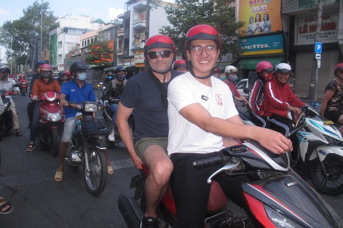 Big Eats & Small Seats - Starting at Le Van Tam Park and Why the First Stop Matters
