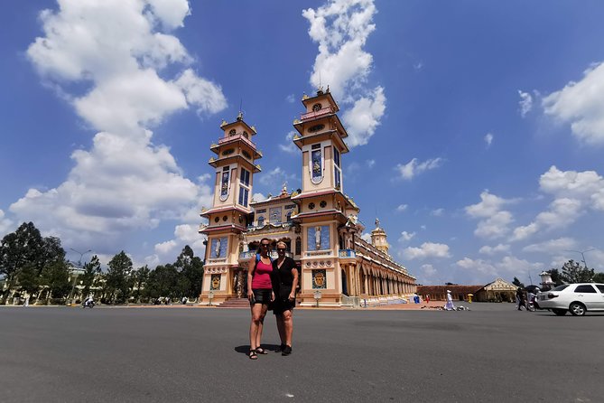 Cu Chi Tunnel & Cao Dai Temple One Day Private Tour - Cu Chi Tunnels: Crawling Through Wartime Engineering
