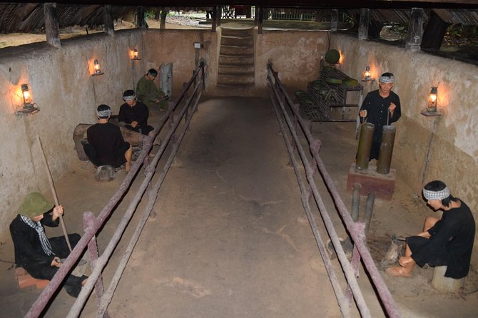 Cu Chi Tunnel & Cao Dai Temple One Day Private Tour - Lunch, Water, and Food Near the Cambodia Border