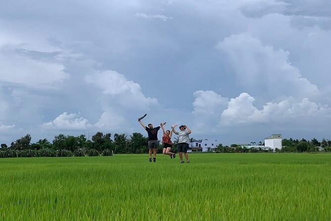 Cu chi Tunnel & Mekong Delta Full Day BBQ Lunch Lux Group 10 pax - Kayaking or Rowing Through Small Canals and Watching Đờn Ca Tài Tử