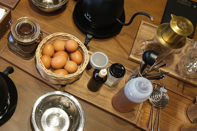 Decadent Vietnamese “Egg Coffee” Workshop in Hồ Chí Minh City - The sweet finish: cashews and the end-of-class moment
