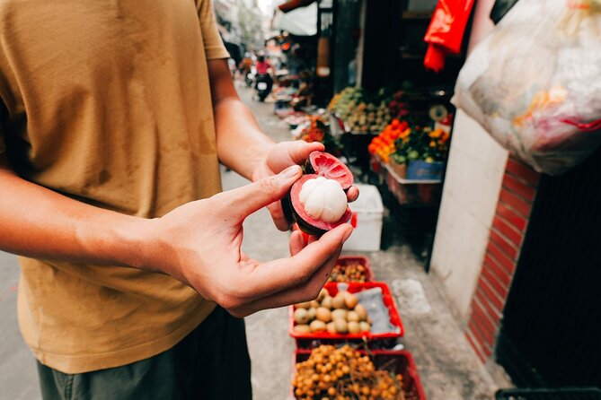 Early Riser Walk: Grandma Noodles, Cafe, Exotic Fruits & History - Key Things You’ll Notice on This Early-Riser Route