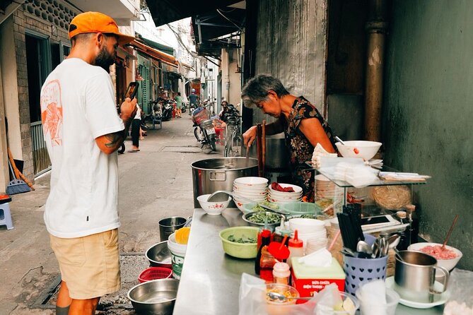 Early Riser Walk: Grandma Noodles, Cafe, Exotic Fruits & History - Vuon Chuoi Market and Ban Co Market: How to Enjoy Market Noise Without Getting Overwhelmed