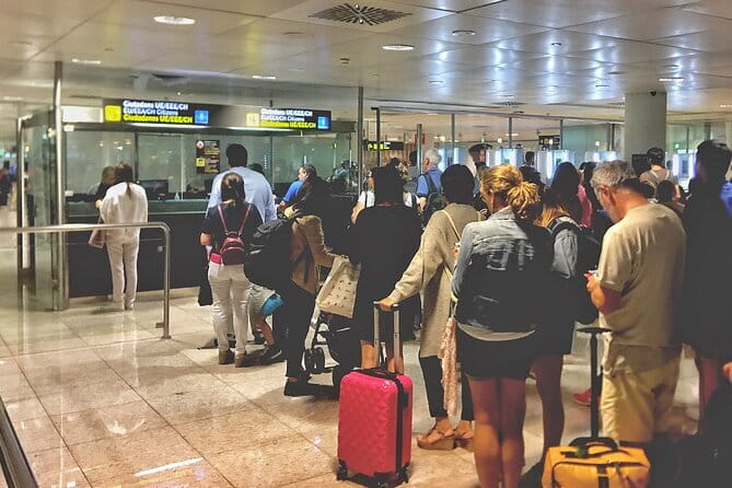 Fast Track VIP Service Tan Son Nhat Airport (Ho Chi Minh-Vietnam) - Arrival Flow: From Immigration to Baggage Claim (and Beyond)