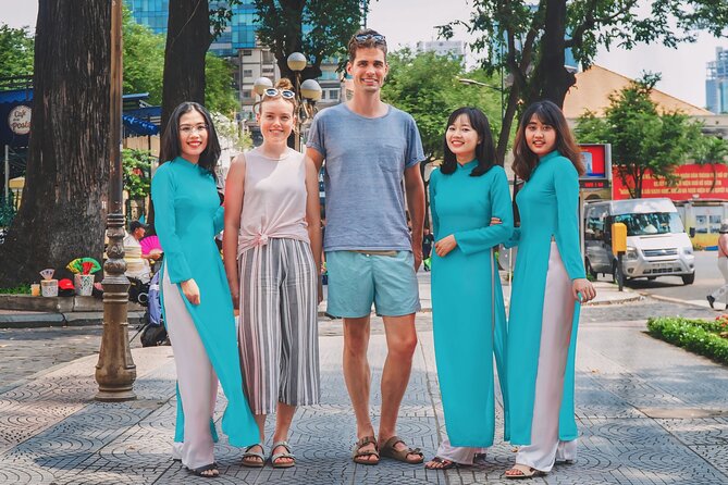Female Rider | Street Food & Sightseeing By Motorbike - Getting moving in District 1: meeting point and pickup reality