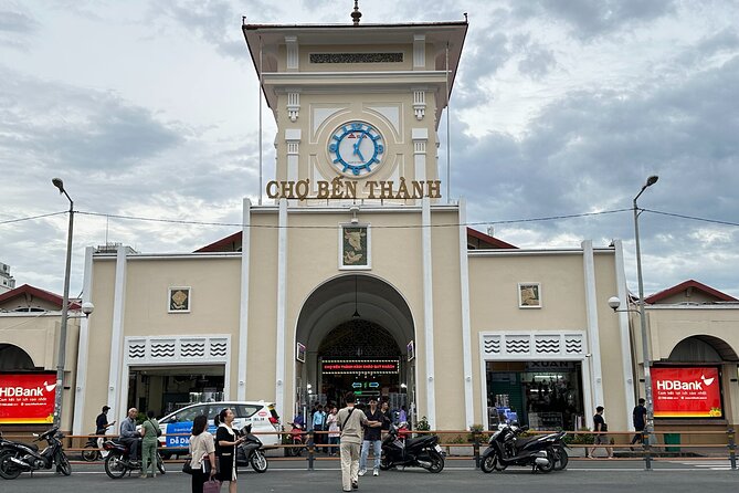 [Free E-sim] Half Day Guided Tour in Ho Chi Minh City - Stop 2: Notre Dame Cathedral for quick photos and the French-era vibe