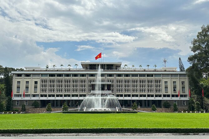 [Free E-sim] Half Day Guided Tour in Ho Chi Minh City - The guide factor: clear English, organization, and pacing that helps