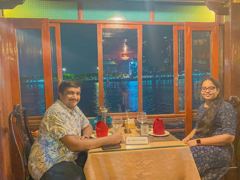 HCM: Saigon River Dinner Cruise - The boarding window: what happens between 7:00 PM and dinner time