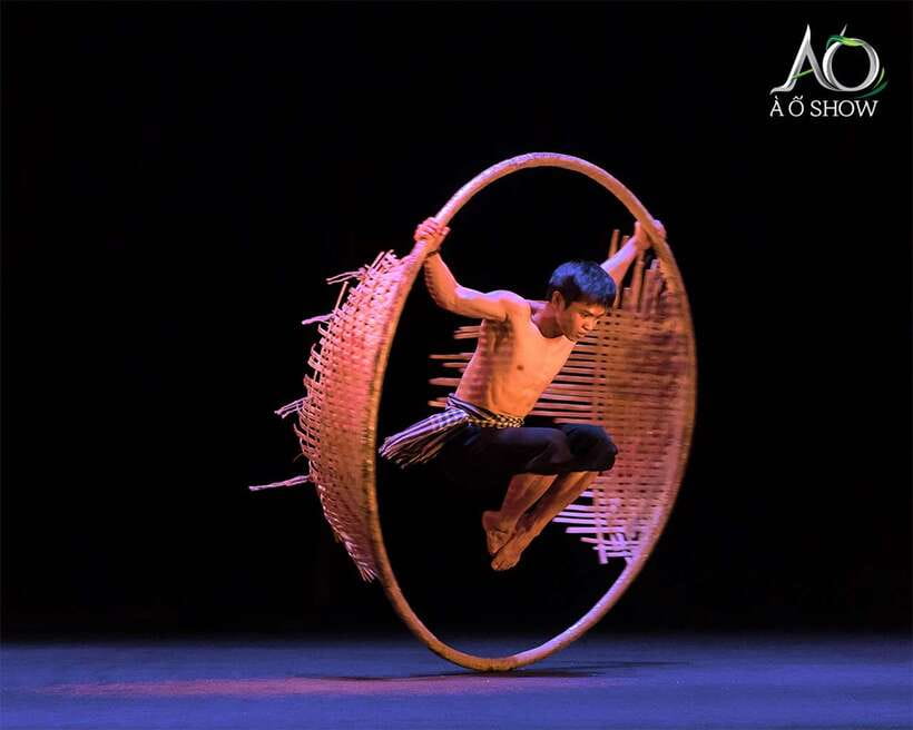 Ho Chi Minh: A O Show Bamboo Circus at Saigon Opera House - Rules inside the theater: phones, cameras, and food