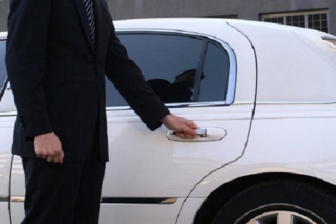 Ho Chi Minh Airport Arrival Or Departure By Private Car Transfers - From baggage claim to car in one calm sequence