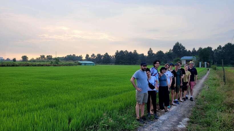 Ho Chi Minh City: 2-Day Bike & Kayak Mekong Delta Tour - Kayaking through the water maze: rice transplanting and catching fish