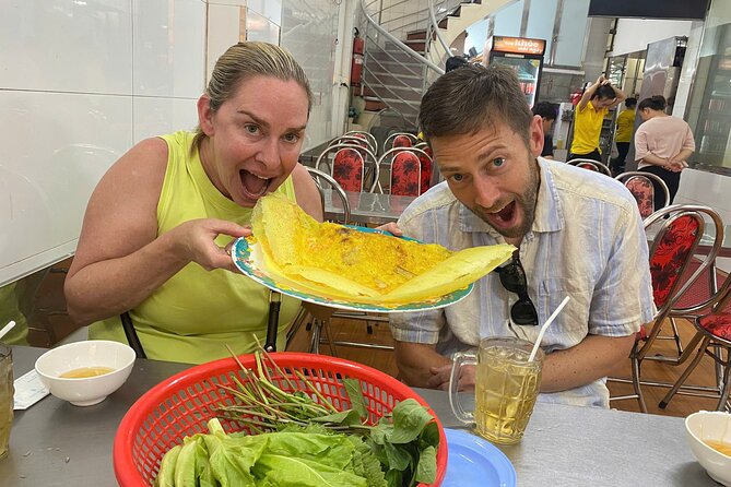 Ho Chi Minh city: Michelin-Recognized Food Tour with Local Expert - Stop 3: Crispy bánh xèo, golden and paper-thin (Bánh Xèo 46A)