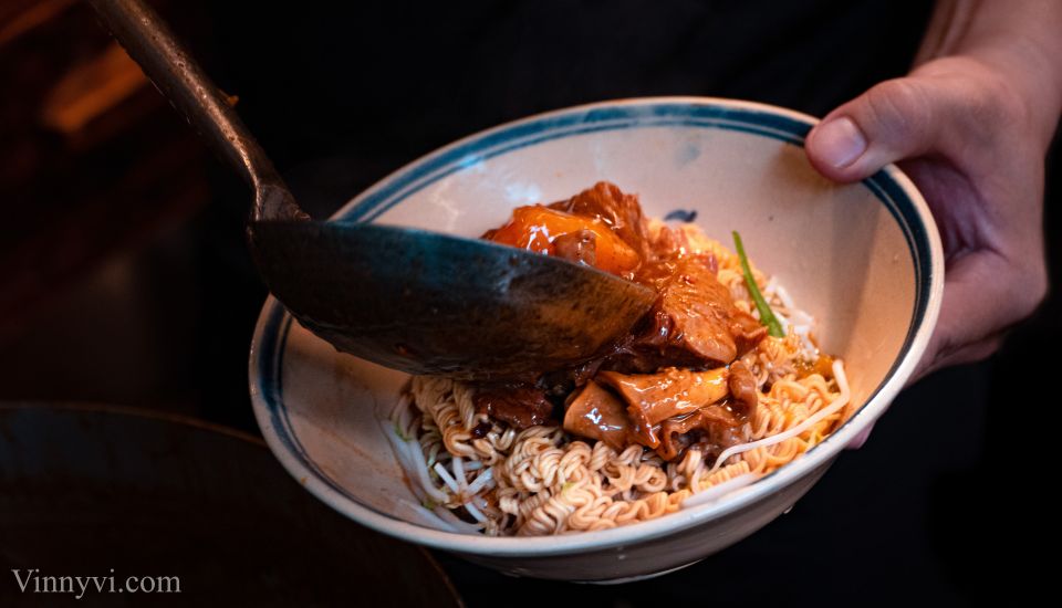 Ho Chi Minh City: Private Street Food Motorbike Tour - The 4-hour route: District hopping, markets, and clay-pot comfort food