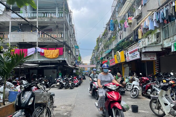 Ho Chi Minh City Sightseeing, midnight, Shopping tours by scooter - Choosing the right option if you care about English and meals
