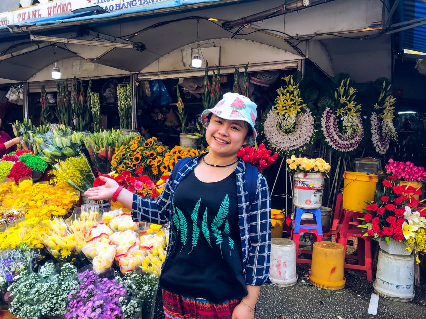 Ho Chi Minh City: Street Food and Sightseeing by Motorbike - Flower market: a quick sensory reset before you eat again