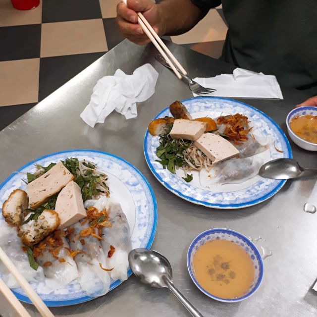 Ho Chi Minh City: Street Food Walking Tour with 12 Tastings - Fresh Spring Rolls (Gỏi Cuốn): Clean, Herb-Led Flavor