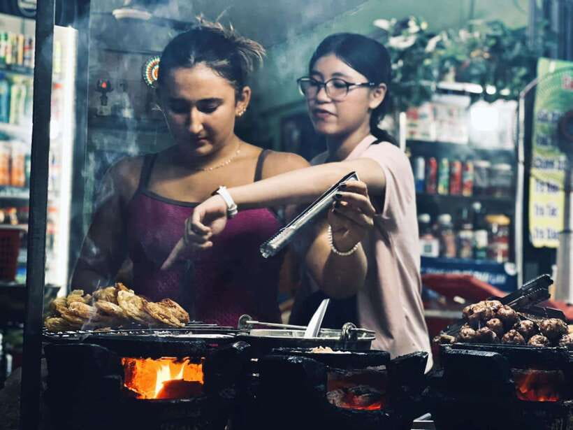 Ho Chi Minh City: Walking Food Tour with 13 Tastings - The route through District 3, District 10, and a stop tied to the flower market