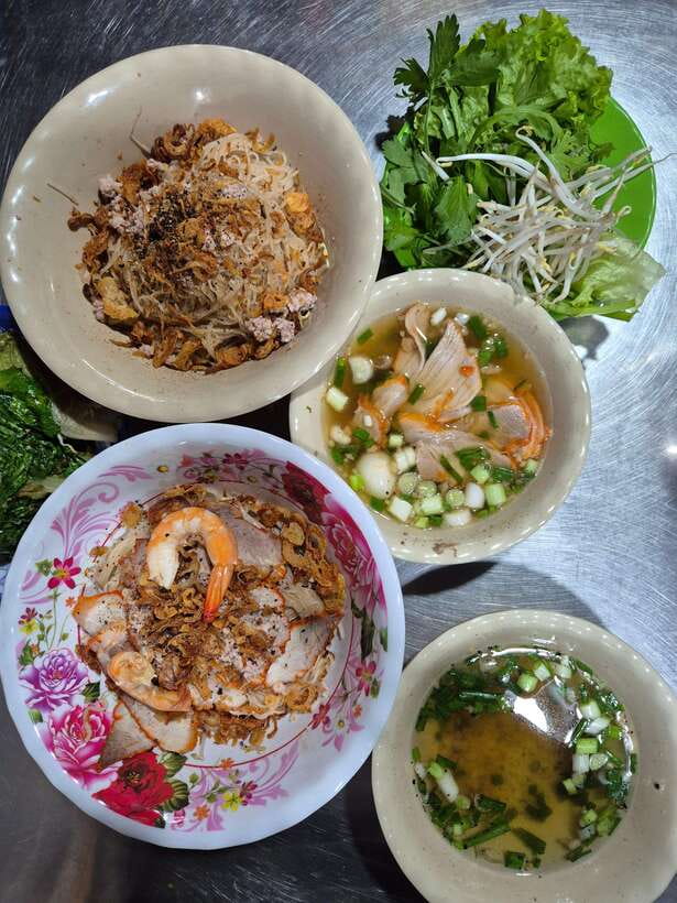 Ho Chi Minh City: Walking Food Tour with 13 Tastings - Price and value: $27 for 13 tastings plus guide support