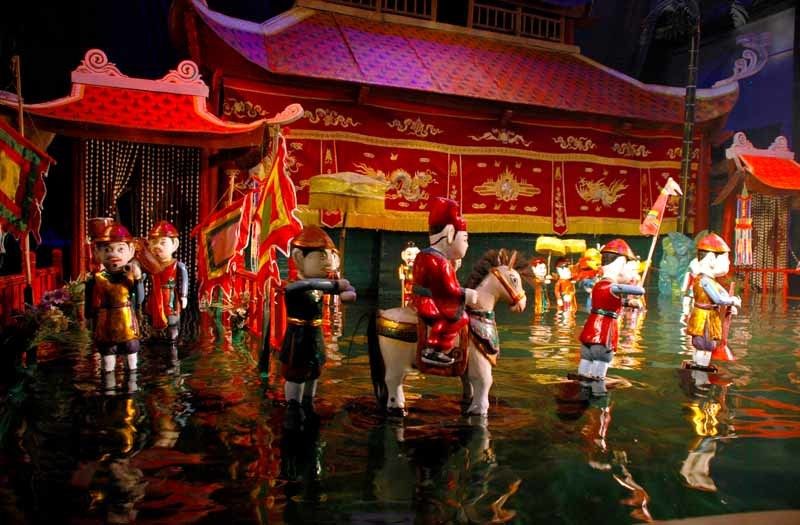 Ho Chi Minh City: Water Puppet Show and Dinner Cruise - Practical Logistics: Pickup, Where to Meet, and What to Bring