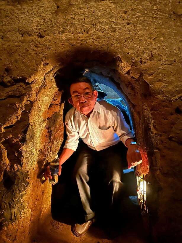 Ho Chi Minh: Cu Chi, Black Lady Mountain, and Cao Dai Tour - Cao Dai Temple at Noon: What You’ll See During the Service