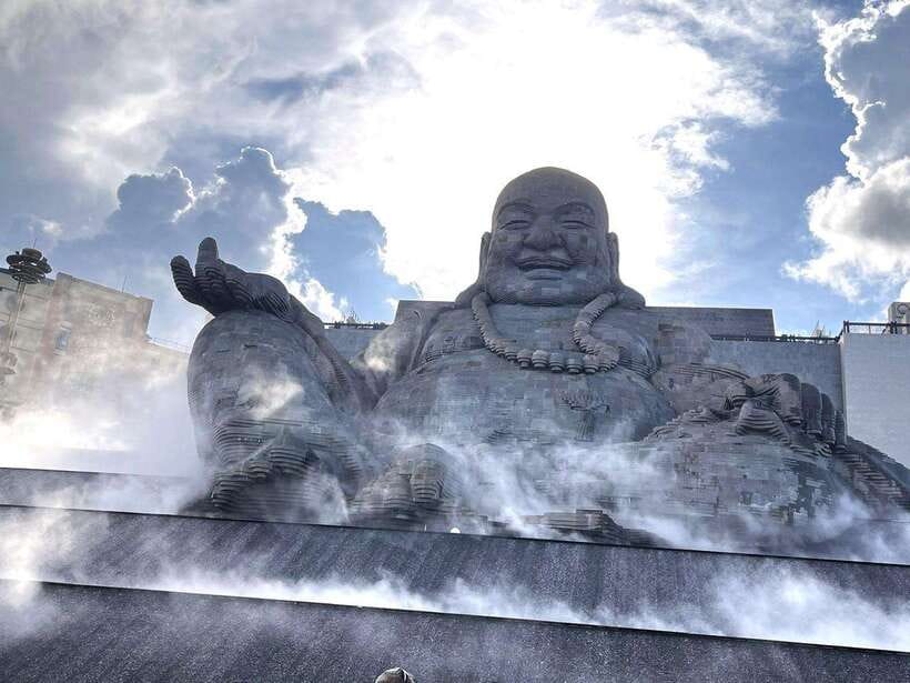 Ho Chi Minh: Cu Chi, Black Lady Mountain, and Cao Dai Tour - Lunch Between Mountains and Tunnels
