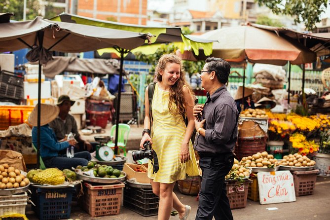 Ho Chi Minh: PRIVATE Off the Beaten Track Tour with a Local - Chinatown and District 10 by bus: seeing the city’s movement