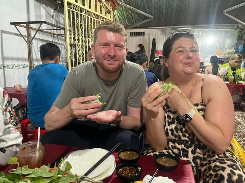 Ho Chi Minh: Street Food & Sightseeing Tour with Local Guide - Ho Thi Ky Food Street: Savory Street Food With a How-to Guide