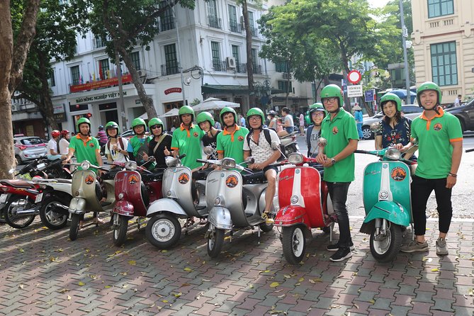 Ho Chi Minh Vespa City Tour 4,5 hours - Nguyen Thien Thuat apartment buildings: the back-alley Saigon lesson