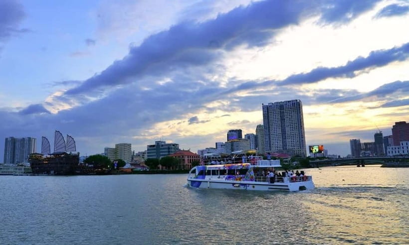 Lively Saigon River Sightseeing Cruise + Guided Walking Tour - Starting at the Saigon Opera House: getting your bearings fast