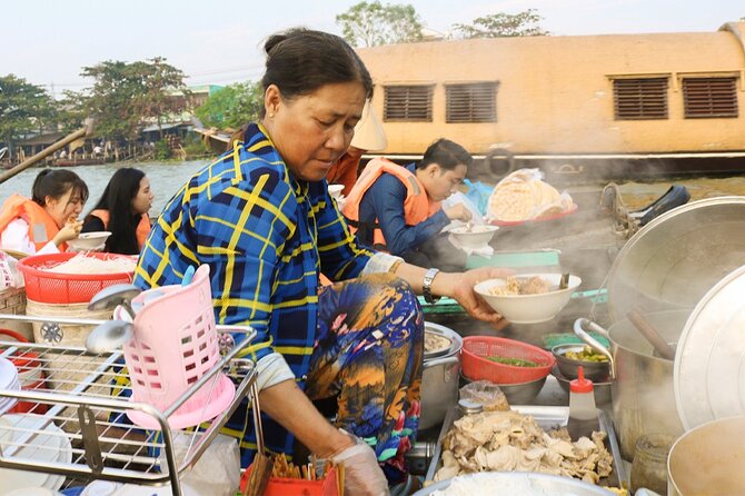 Mekong day tour Visit Cai Rang Floating Market pick up in Sai Gon - A sunrise Mekong day that starts in the dark