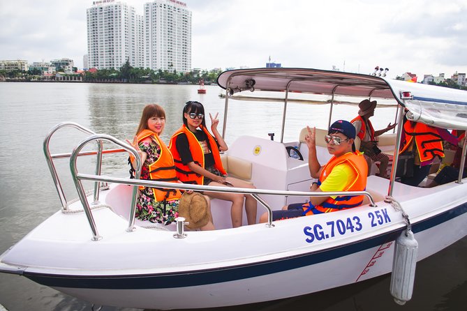Morning CuChi Tunnels-Tapioca-Secret Traps Luxury Speedboat 2Ways - Speedboat over the Saigon River, not bumper-to-bumper roads