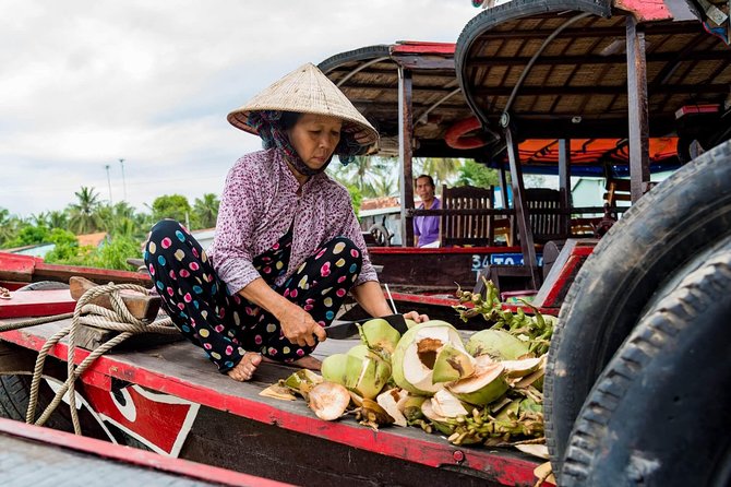 Private 2-Day Tour: Ho Chi Minh City to Cambodia by Mekong River - Day 2: Early breakfast, a 5-hour upstream cruise, and Cambodia visa help en route