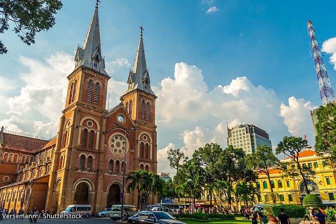 Private Ho Chi Minh City Discovery Full-Day Guided Tour - Lunch at a local restaurant: where to make it work for your day