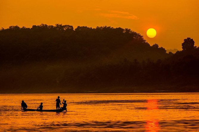 PRIVATE Luxury Sunset Mekong Afternoon trip from HCM city - Bee Farm Stop and Honey Tea: A Small Moment That Sets the Tone