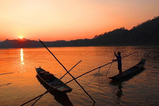 PRIVATE Luxury Sunset Mekong Afternoon trip from HCM city - Vietnamese BBQ at 17:30: Dinner Built Into the Rhythm