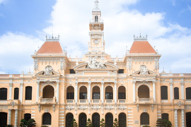 Private Photography Tour & Ho Chi Minh City Exploration By Local - Independence Palace: turning a landmark into your personal story