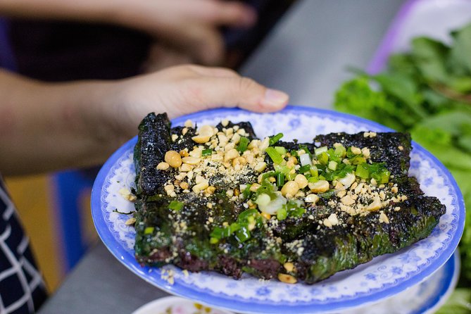 Private Street Food Evening Walking Tour in Ho Chi Minh City - Drinks and dessert: beer, rice wine, and cooling sweetness