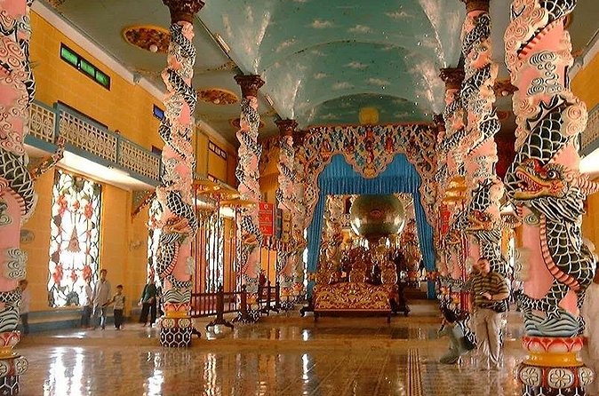 Private Tour: Cu Chi Tunnels and Cao Dai Temple - Guide quality makes or breaks the day