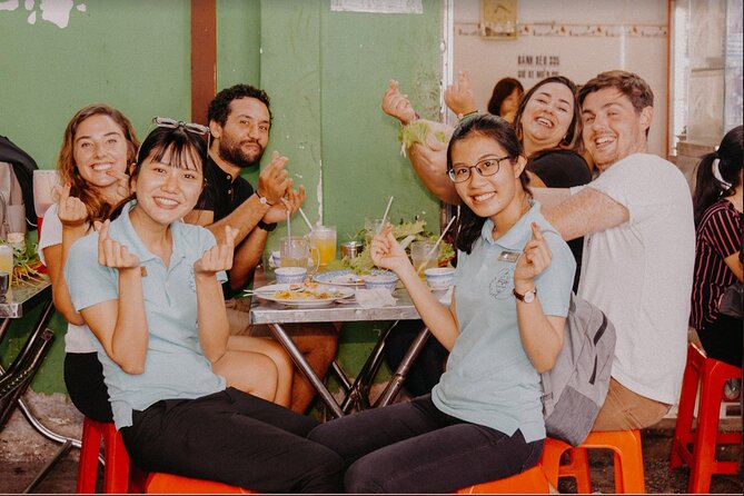 Saigon After Dark With Seafood, Beer & Live Music Bar - Ho Thi Ky Flower Market: watching a neighborhood buy its daily color