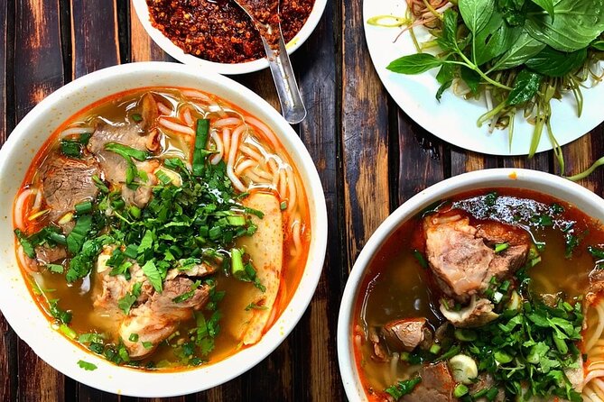 Saigon After Dark With Seafood, Beer & Live Music Bar - Thích Quang Đức Monument: a brief, necessary pause
