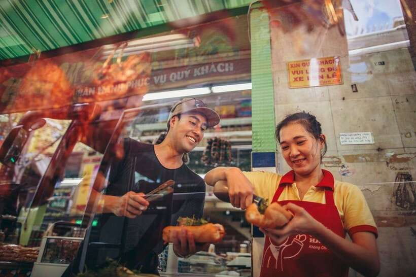 Saigon at Sunset: Ultimate Street Food Experience - Group Size, Private Option, and Why Your Guide Matters