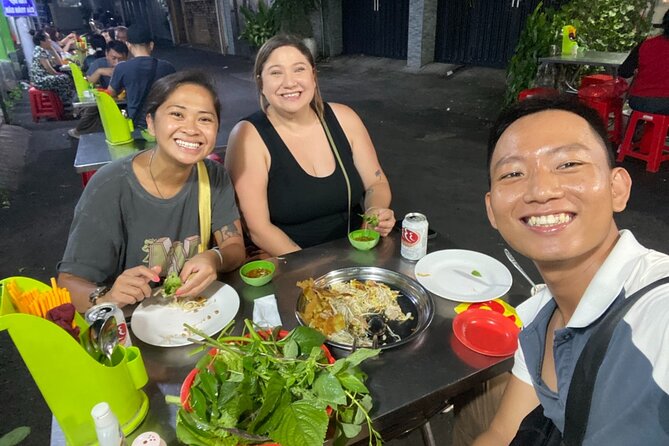 Saigon by Night: Private Street Food Walk You Can’t Miss - Starting at the Opera House: a smooth first step in District 1