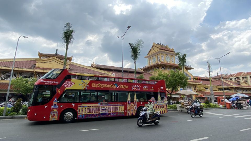 Saigon: City Sightseeing Hop-On Hop-Off Bus Tour - Guides, entertainment, and why staff matter