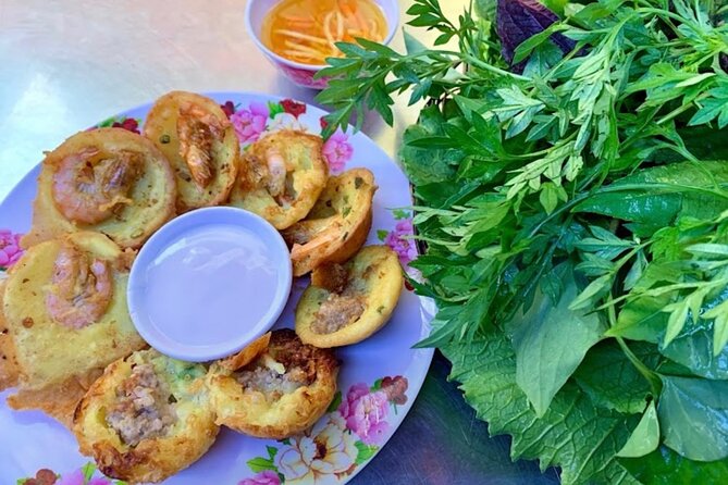Saigon Evening Walking Street Food Tour - Dessert at the Night Flower Market: Coconut Ice Cream and the Avocado Twist