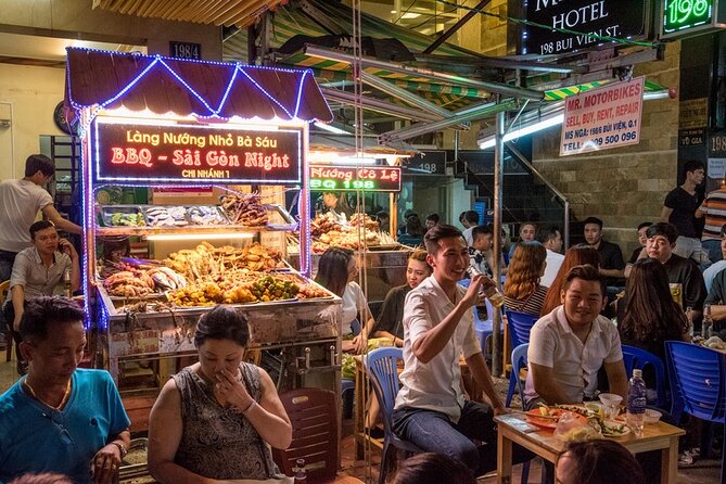 Saigon Night Bites on Foot: Local Vendors, Stories & Sweet Finish - H2: Chùa Bà Thiên Hậu and the Cantonese thread in Saigon’s food